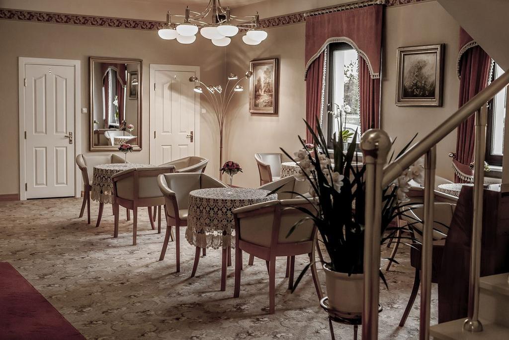 Palazzo Adler Bed & Breakfast Swarzędz Eksteriør bilde