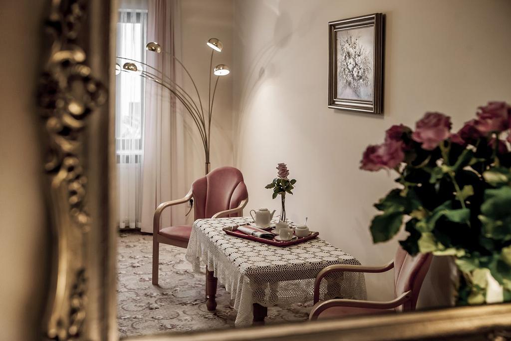 Palazzo Adler Bed & Breakfast Swarzędz Eksteriør bilde