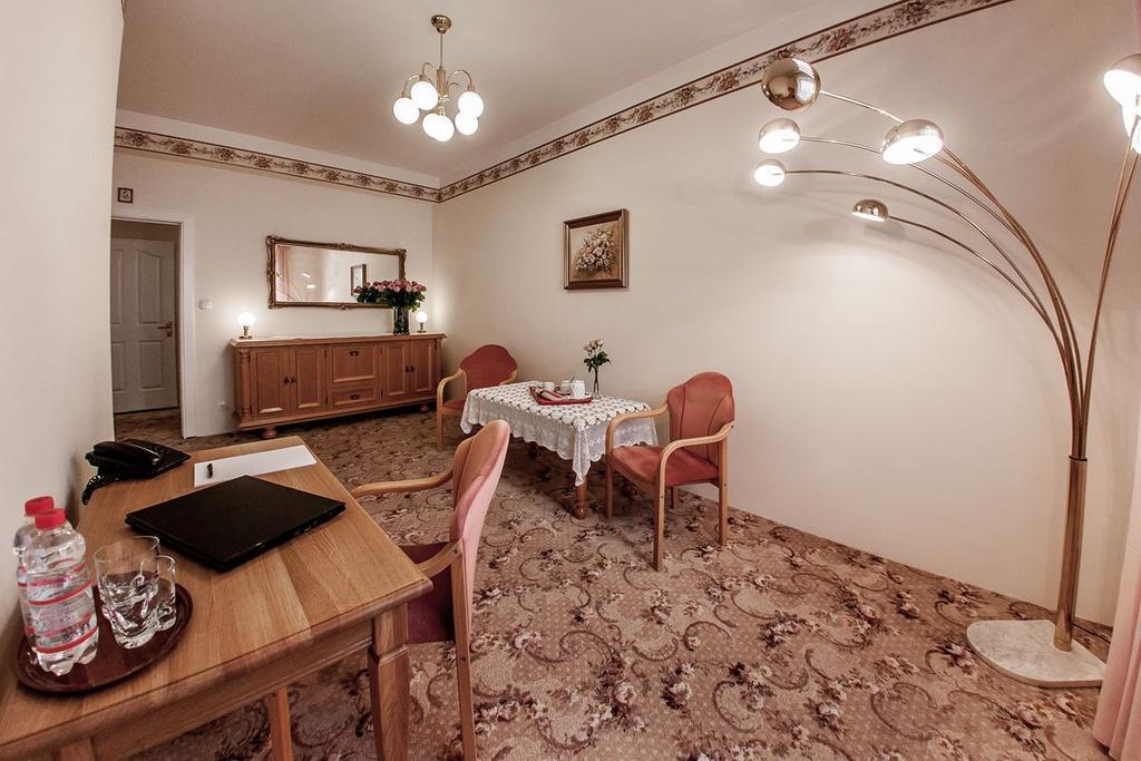 Palazzo Adler Bed & Breakfast Swarzędz Eksteriør bilde