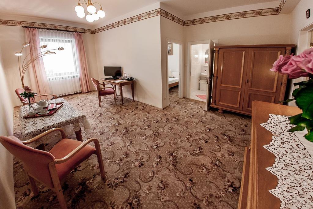 Palazzo Adler Bed & Breakfast Swarzędz Eksteriør bilde