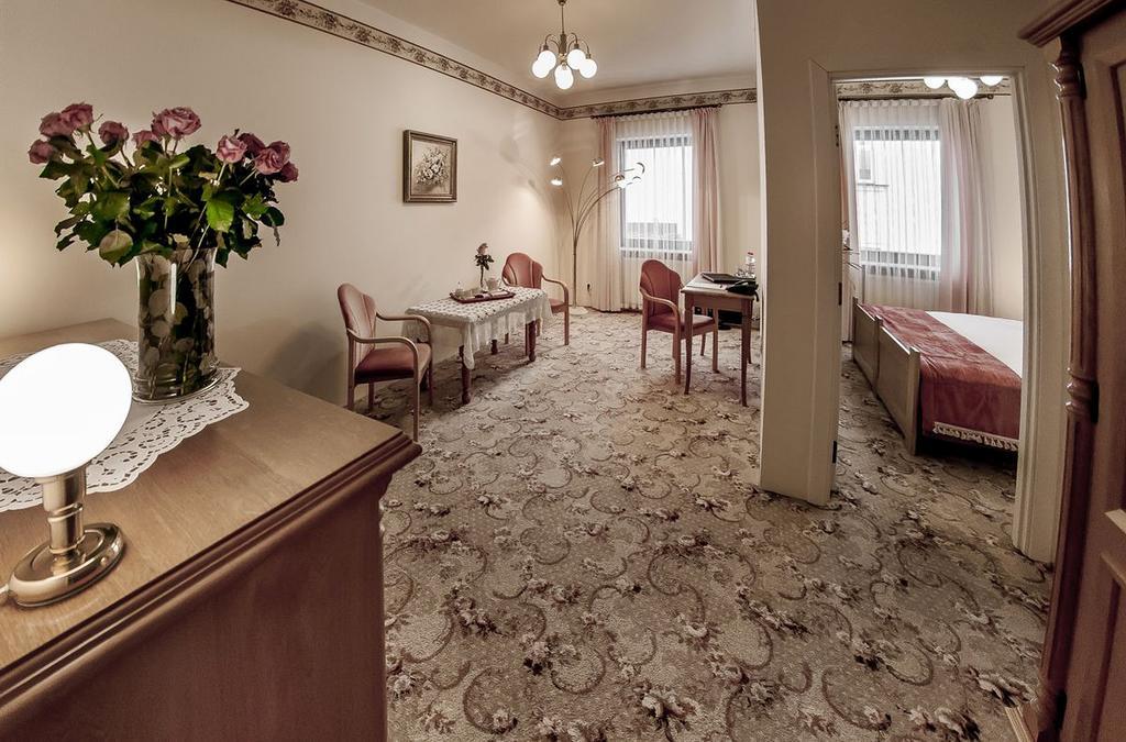 Palazzo Adler Bed & Breakfast Swarzędz Eksteriør bilde